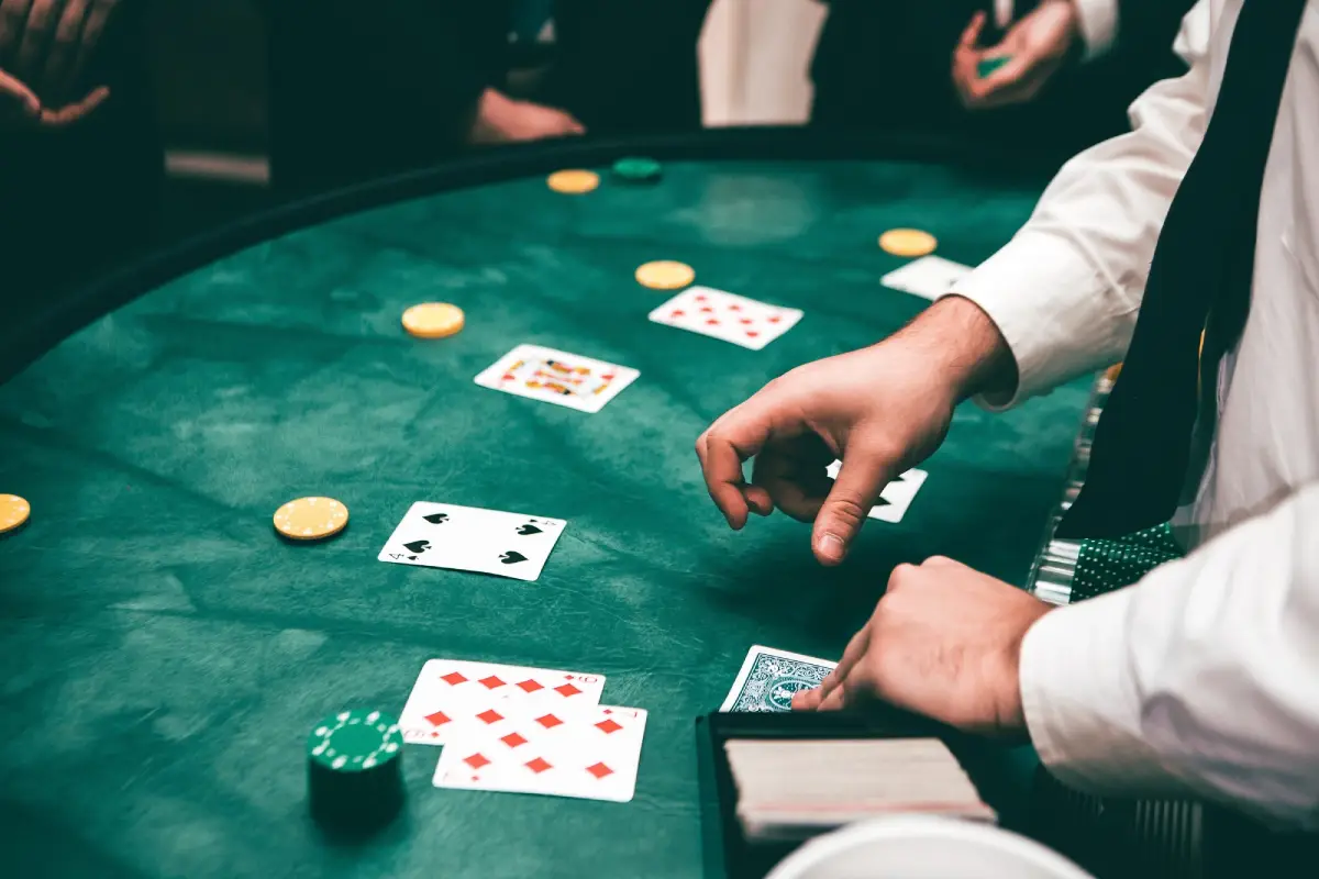 Hướng dẫn cách chơi Poker trên Fabet đơn giản cho người mới